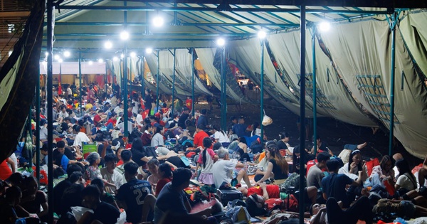 Cảnh tượng khó tin tại trung tâm Hà Nội vào đêm ngày 31/8, rạng sáng ngày 1/9