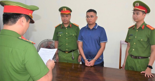 Bắt nhân viên ngân hàng Phan Như Anh Quốc sinh năm 1991