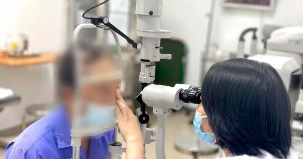 Hà Nội: Bất ngờ phát hiện rận làm tổ trên mi mắt suốt 3 năm