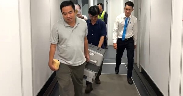 Chuyến bay từ Hà Nội đi Huế bị muộn giờ cất cánh và phản ứng bất ngờ của hàng trăm hành khách