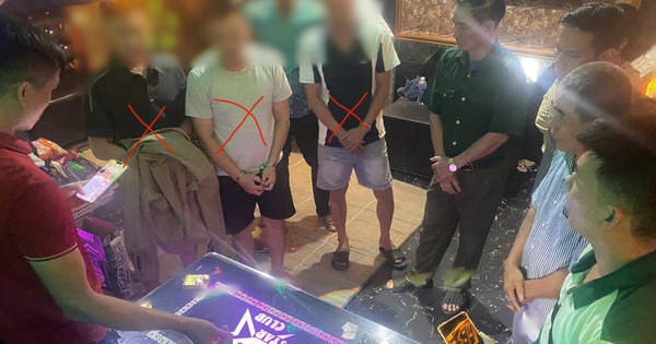 Công an phát hiện điều gì trong phòng 202 quán karaoke Night Star?