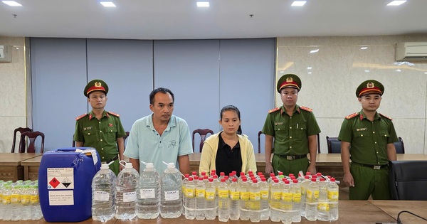 Bắt quả tang vợ chồng ở Đà Nẵng sản xuất hơn 1.000 lít giấm giả mỗi ngày từ axit công nghiệp