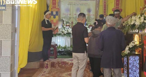 Thảm án ở Đắk Lắk: Quặn lòng bé gái 3 tuổi khóc đòi ba mẹ