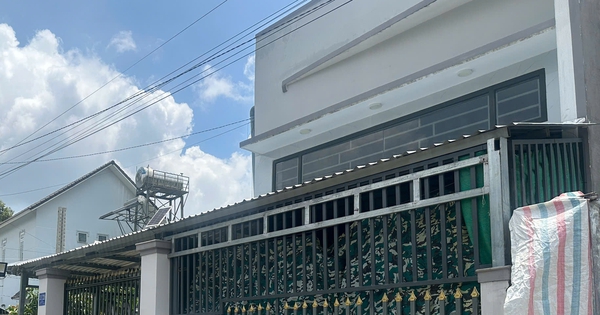 Người phụ nữ ở TP HCM mệt mỏi vì bị hàng xóm xây nhầm nhà trên đất của mình