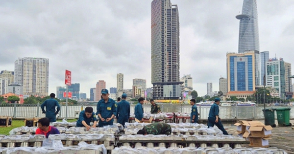 Cận cảnh trận địa pháo hoa ở TP.HCM trước giờ khai hỏa mừng Quốc khánh 2/9