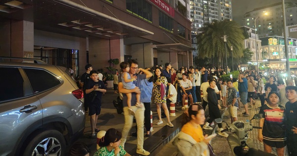 Cháy căn hộ chung cư ở TP HCM, nhiều người hoảng loạn