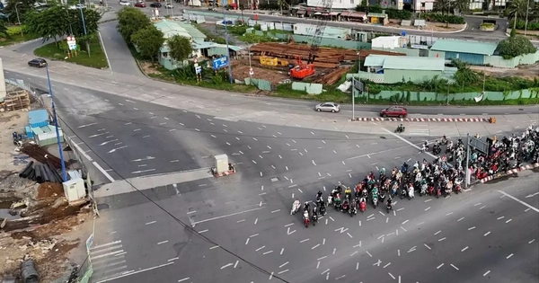 Vạch kẻ chằng chịt, người dân như đi vào mê trận ở nút giao lớn nhất TPHCM