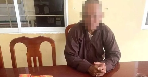 Đóng giả nhà sư đi bán nhang, kêu gọi ủng hộ xây chùa