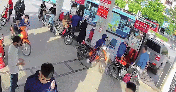 Vụ Mercedes húc đổ trụ bơm xăng ở Hà Nội: Nhân viên kể phút hoảng loạn thấy lửa bén vào gấu quần