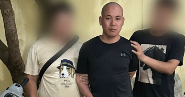 Gã biến thái sàm sỡ nhiều cô gái khi nạn nhân đang dắt xe vào nhà lúc đêm khuya