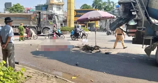 Hà Nội: Người phụ nữ đi xe máy tử vong sau va chạm với xe bồn