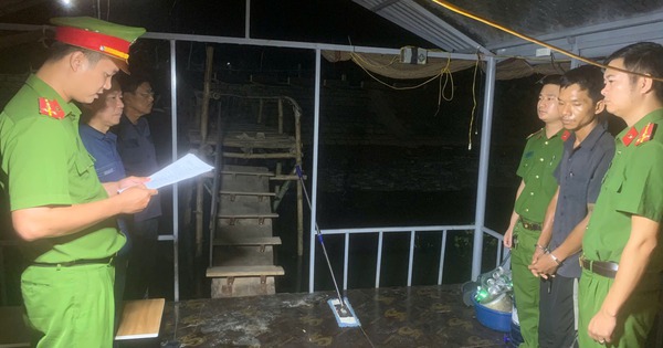 Phá "tiệc ma túy" tại căn nhà nổi trên sông Gianh