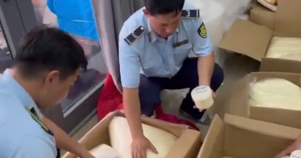 Lộ kho 140kg “kem trộn” không nguồn gốc chuẩn bị tuồn ra thị trường, chị em làm đẹp coi chừng rước họa vào thân