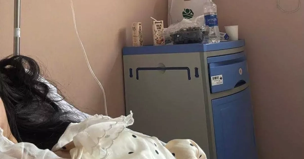 Hàng loạt cư dân chung cư ở TP.HCM nghi ngộ độc sau khi ăn bánh mì