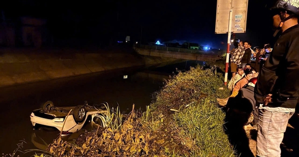 Nam thanh niên tử vong trong ô tô lật ngửa dưới mương nước