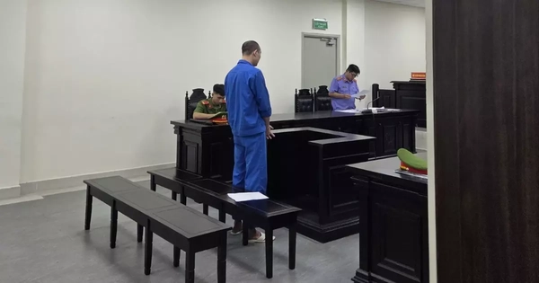 Đâm vợ 11 nhát dao khi phát hiện tin nhắn xưng "vợ, chồng" với người lạ