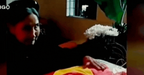 Xúc động khoảnh khắc mẹ già đón con liệt sĩ sau hơn 50 năm: "Giờ mẹ ở cái nhà to thế này đây. Con về rồi con nuôi mẹ làm cái nhà to hơn nhé?"