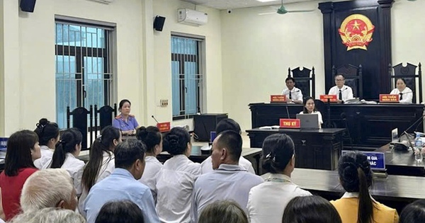 Nhóm nữ sinh ở Thanh Hoá đánh bạn gãy đốt sống cổ lĩnh án