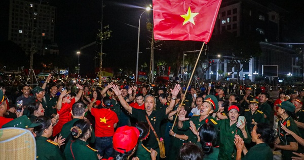 Có một sân khấu đặc biệt ở đại lễ A80