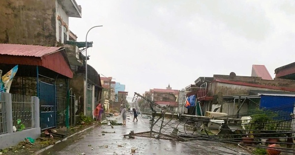 Vì sao xuất hiện nhiều trận lốc xoáy kinh hoàng ở rìa phía Bắc bão số 10 Bualoi?