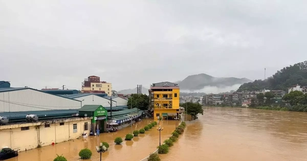 Hàng trăm hộ dân ở Cao Bằng chạy lũ xuyên đêm