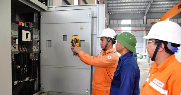 "Nóng" hóa đơn tiền điện: Không chỉ tăng cao bất thường mà còn giống hệt nhau