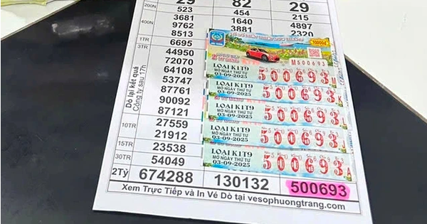 Trúng 5 tờ vé độc đắc, khách đưa ra quyết định khiến tất cả phải nể, đại lý tìm đến tận nhà đổi thưởng