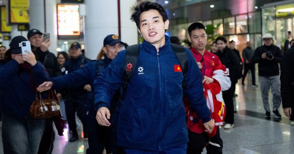 View - Mang 100 chiếc cam trạm tỷ đến đây để visual này cân tất: Đình Bắc vội chạy ra xe về quê thôi cũng giật "spotlight"