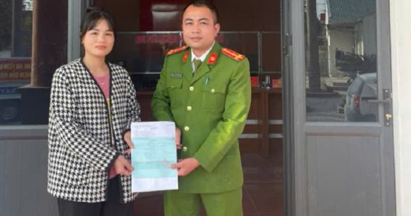 Người phụ nữ SN 2000 phát hiện tài khoản có 1 tỷ đồng không rõ lai lịch, công an cùng tới NH Vietinbank xác minh nguồn gốc