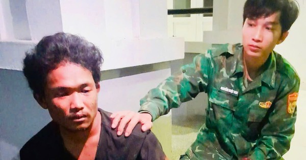 Mật phục bắt giữ người đàn ông nước ngoài có nhiều biểu hiện nghi vấn