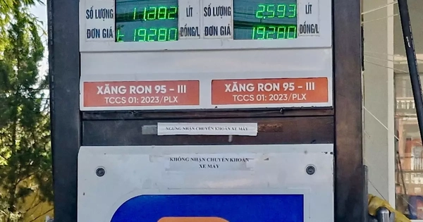 Bất bình một cây xăng "không nhận chuyển khoản đối với xe máy"