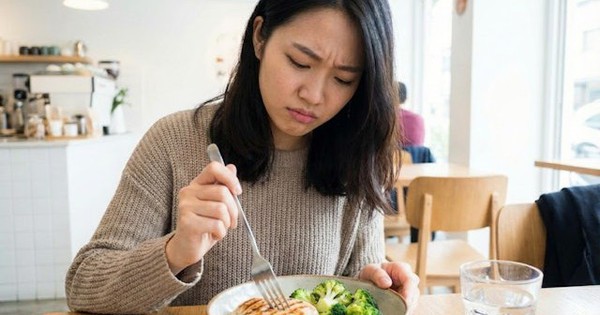 Ăn buffet xong đau bụng dữ dội trong đêm, cô gái 30 tuổi tử vong sau 2 ngày: Bác sĩ cảnh báo căn bệnh có thể cướp mạng rất nhanh