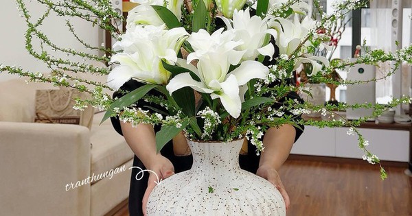 Dã man độ hot của chiếc bình hoa này, có người đùa: "Nhân phẩm tốt, tích phước 4 đời mới mua được"!