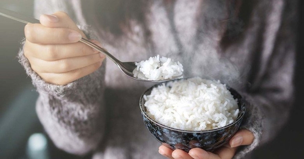 Điều gì xảy ra với cơ thể nếu ăn sáng bằng cơm?