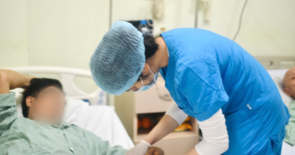 Người đàn ông Hà Nội suýt mất ngón tay vì chặt thịt gà đón Tết