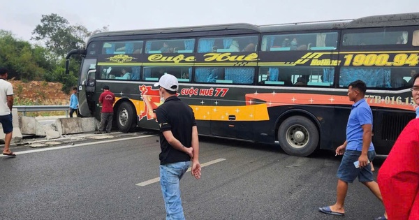 2 vụ tai nạn khiến đường cao tốc từ TPHCM ra miền Trung bị ùn tắc