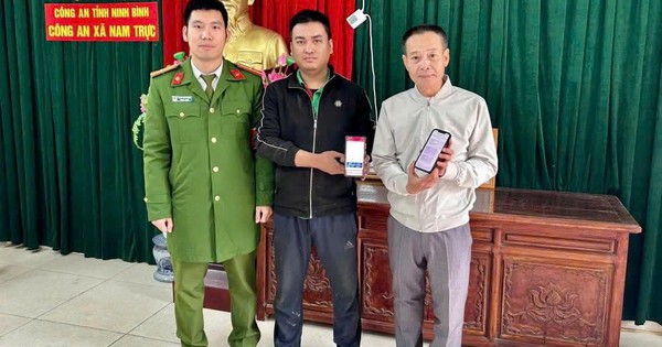 Sau khi chuyển khoản thành công 50 triệu đồng, người đàn ông ở Hưng Yên được công an Ninh Bình mời đến làm việc