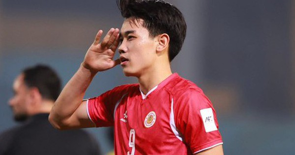 Đình Bắc lắc người ghi bàn đẳng cấp ngay sau khi gây sốt ở WeChoice Awards