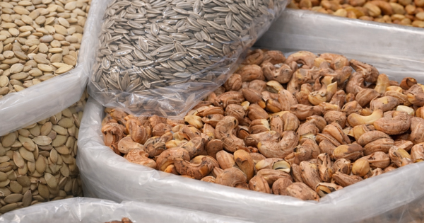 Dù giàu hay nghèo, sắm Tết ĐỪNG mua 4 loại hạt này: Khách đến khó xử, ăn vào "nuốt" bệnh