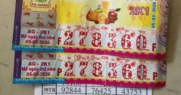 Người thợ hồ quê Hưng Yên trúng số "khủng" ngày giáp Tết: Xảy ra chuyện hy hữu khi bàn giao tiền thưởng