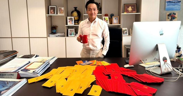 CEO Nguyễn Quốc Cường Trao Lì Xì Tri Ân Nhân Viên Trước Tết