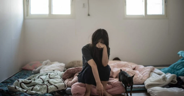 Gửi về nhà 25 triệu/tháng, con gái chết lặng phát hiện sự thật về khoản tiền 2 tỷ đồng trong suốt 7 năm