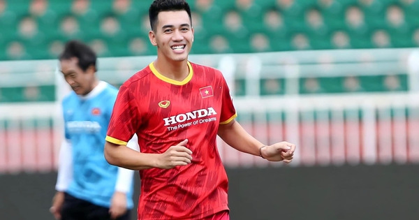 Ấm lòng nghĩa cử của Tiến Linh, ủng hộ cầu thủ Thanh Hoá 50 triệu đón Tết giữa lúc khó khăn chồng chất