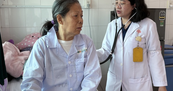 Đảm bảo sức khỏe cho người cao tuổi khi thời tiết giao mùa