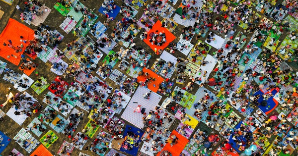 View - 1 nơi ở Việt Nam hút gần 157.000 lượt khách trong 1 ngày, ken đặc người "cắm trại" ngay đầu năm mới