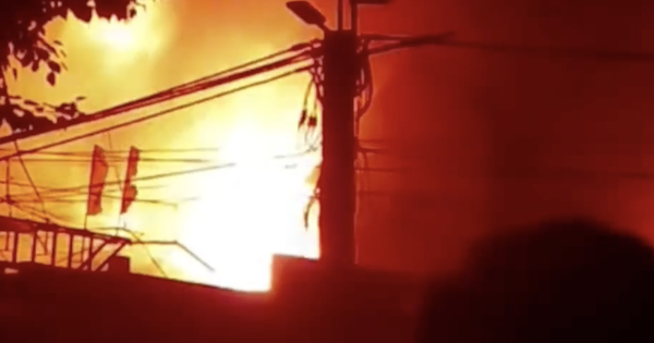 Cháy lớn tại xưởng mây tre giang đan rộng ngàn m2