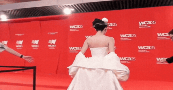 Có mỹ nhân ở WeChoice Awards đẹp đến mức chấp mọi khung hình, visual càng zoom cận càng vô lý