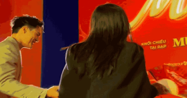 Việt Nam bao giờ mới có thêm tiểu thư khuê các đẹp cỡ này, lục 1000 cuốn từ điển cũng không đủ từ để khen