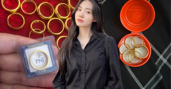 Cột mốc của người mua vàng