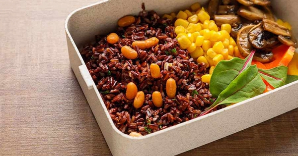 Ngủ cũng giảm cân? Bí kíp là bỏ tinh bột buổi tối và ăn đúng 5 thực phẩm này